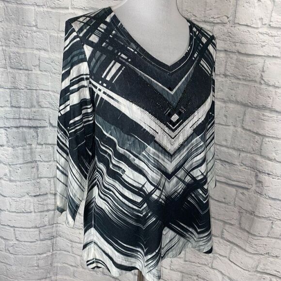 French blue women M v-cut multicolor 3/4 sleeve blouse w/decorative studs - Picture 5 of 10